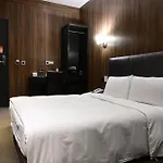 Meworld Hotel - Taipei Main Station